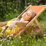 Der Artikel gibt Tipps zum brandfreien Sonnenbaden.